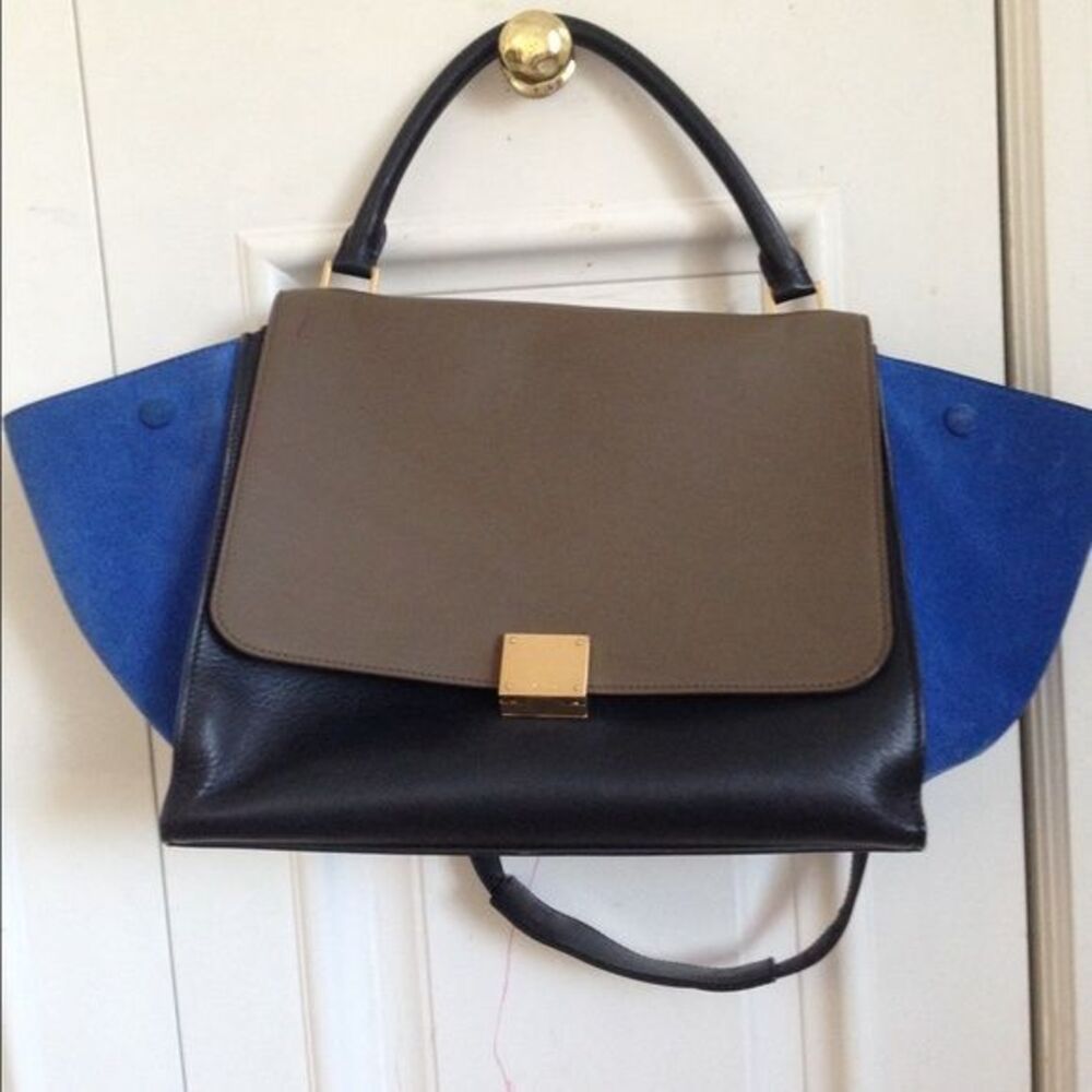 🎉2 days SALE 🎉Authentic Celine Trapeze .